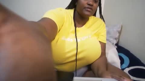 shanny_123 online show from April 12, 2026, 1:05 pm