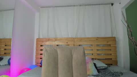 Shantal online show from November 30, 2025, 1:48 pm