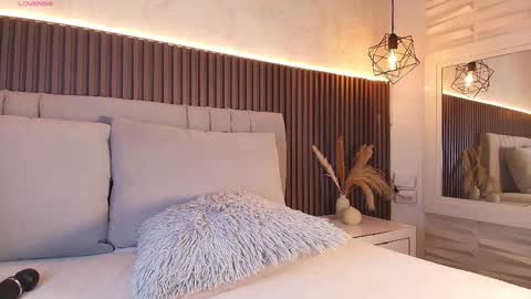 SHANON online show from December 15, 2025, 7:18 pm