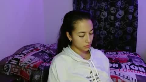 Snapshot of shantal_d03 chatting on February 17, 2025, 2:31 am shantal_d03 online show from February 17, 2025, 2:31 am