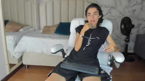 Shantal online show from November 7, 2025, 3:28 am