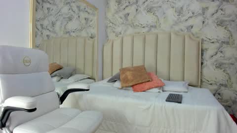 Snapshot of shantal_thompson21 chatting on January 17, 2026, 10:42 am Shantal online show from January 17, 2026, 10:42 am