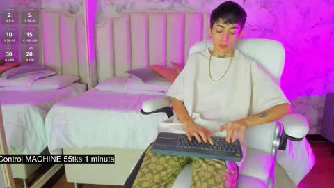 Snapshot of shantal_thompson21 chatting on January 19, 2026, 10:41 am Shantal online show from January 19, 2026, 10:41 am