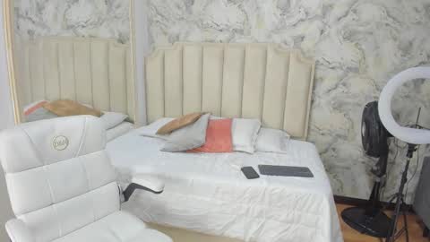 Snapshot of shantal_thompson21 chatting on February 7, 2026, 11:36 am Shantal online show from February 7, 2026, 11:36 am