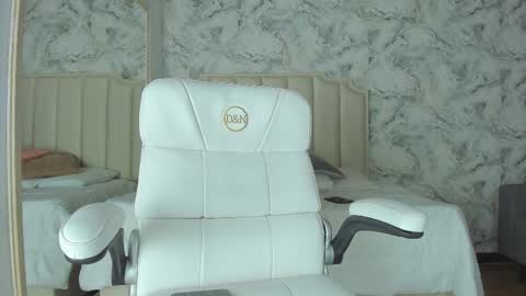 Snapshot of shantal_thompson21 chatting on February 12, 2026, 10:32 am Shantal online show from February 12, 2026, 10:32 am