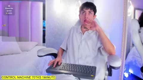 Snapshot of shantal_thompson21 chatting on March 2, 2026, 11:28 am Shantal online show from March 2, 2026, 11:28 am