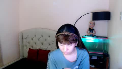 SHANTA FOX  s online show from April 12, 2026, 12:59 am