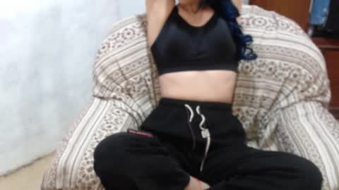 shanyflores5 online show from February 18, 2026, 11:55 pm