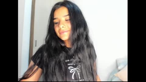 Snapshot of shara_jones chatting on March 5, 2025, 6:12 am Sara online show from March 5, 2025, 6:12 am