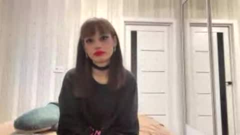 Kira online show from May 1, 2026, 2:21 pm