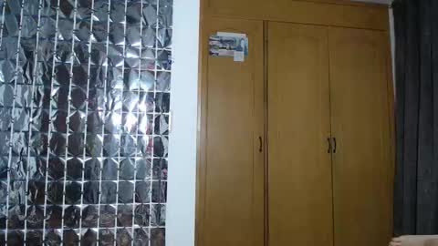 sharickleon11 online show from September 25, 2025, 2:48 am