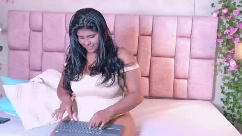 Sharlo Monteblack online show from June 6, 2026, 5:17 pm