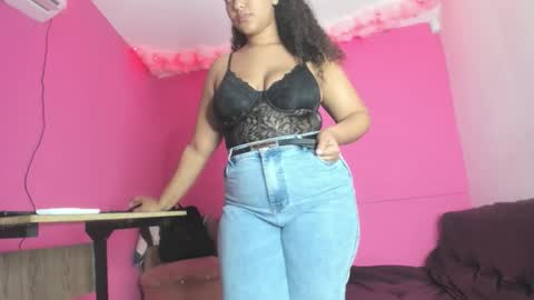 Snapshot of sharlot_evans_ chatting on November 18, 2025, 11:58 am Sharlot online show from November 18, 2025, 11:58 am