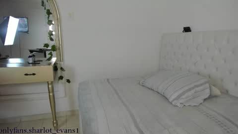 Snapshot of sharlot_evans_ chatting on February 4, 2026, 12:33 pm Sharlot online show from February 4, 2026, 12:33 pm