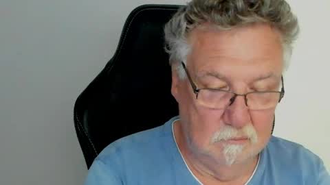 Snapshot of sharlots_pet chatting on June 9, 2026, 1:12 pm sharlots_pet online show from June 9, 2026, 1:12 pm