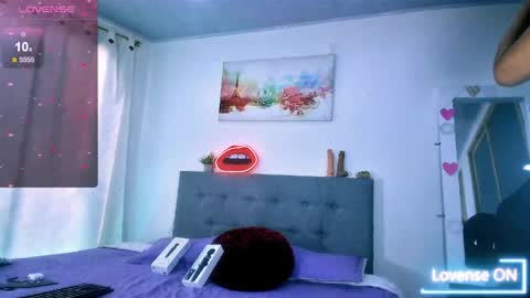 sharlott_3 online show from April 13, 2026, 12:43 pm