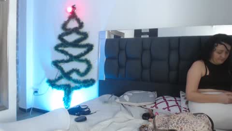 Snapshot of sharlotte__jones chatting on December 13, 2024, 8:04 pm Sara online show from December 13, 2024, 8:04 pm