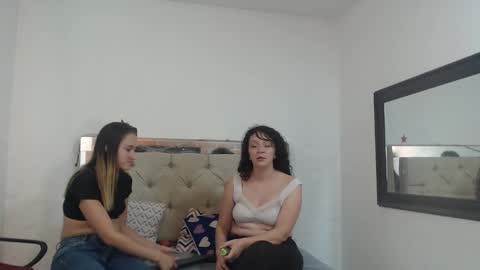 Snapshot of sharlotte__jones chatting on January 15, 2025, 6:08 pm Sara online show from January 15, 2025, 6:08 pm