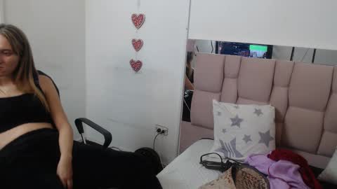 Snapshot of sharlotte__jones chatting on February 17, 2025, 3:09 pm Sara online show from February 17, 2025, 3:09 pm