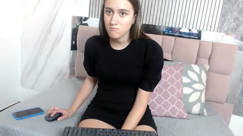 Sara online show from November 26, 2025, 11:33 am