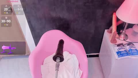 sharlotthe_bigass online show from February 18, 2026, 11:01 pm