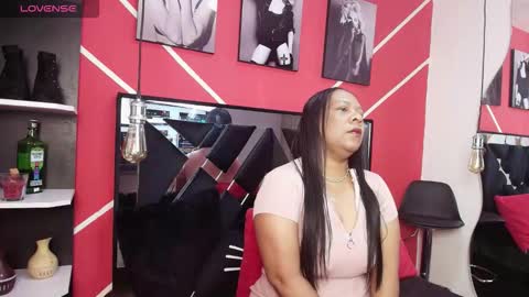 Snapshot of sharon_noa chatting on February 7, 2026, 11:25 am Sharon Noa online show from February 7, 2026, 11:25 am