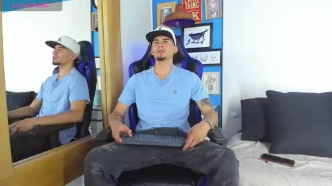 Sharon  Tyga online show from December 14, 2025, 4:29 am