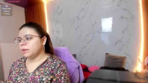 Snapshot of shasha_bloom chatting on November 9, 2025, 5:00 pm SASHA BLOOM online show from November 9, 2025, 5:00 pm