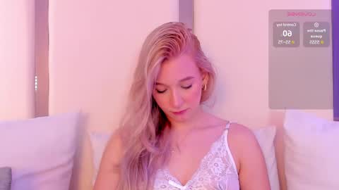 Shantall online show from March 6, 2025, 6:16 pm