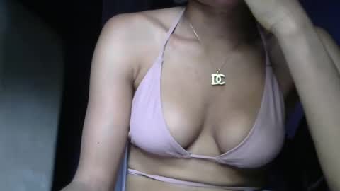 Snapshot of shawnie_baby chatting on April 2, 2026, 8:01 am shawnie_baby online show from April 2, 2026, 8:01 am