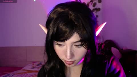 Shayla 3 online show from November 5, 2025, 9:15 pm