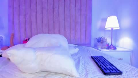 Shayla Davis  online 240 pm - 1000 pm online show from March 1, 2025, 1:00 am