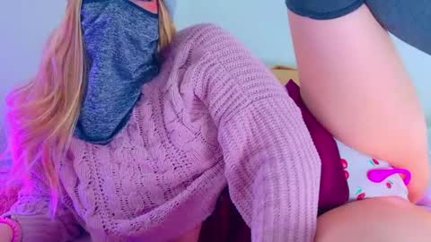 Shayla Vee online show from April 14, 2026, 5:19 pm