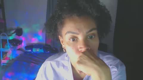 Snapshot of shayna_cute chatting on February 21, 2025, 4:40 am Shayna online show from February 21, 2025, 4:40 am