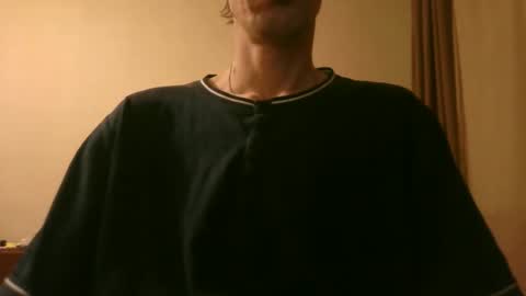 Snapshot of shedevr02 chatting on December 22, 2025, 12:35 pm Roger online show from December 22, 2025, 12:35 pm