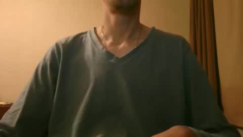 Snapshot of shedevr02 chatting on January 11, 2026, 6:46 pm Roger online show from January 11, 2026, 6:46 pm