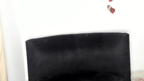 sheilanyarturo online show from December 17, 2025, 9:21 pm