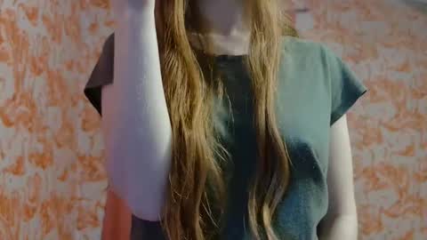 Erika online show from February 12, 2026, 9:21 pm