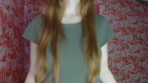 Erika online show from April 1, 2026, 9:45 pm