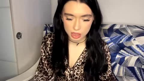 Snapshot of shellierosenau chatting on April 11, 2026, 3:27 pm Alice online show from April 11, 2026, 3:27 pm