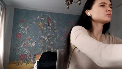 Snapshot of shellitomjack chatting on November 5, 2025, 9:20 am Mila online show from November 5, 2025, 9:20 am