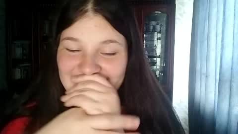 Snapshot of shellydiffley chatting on June 6, 2026, 9:25 am Shelly online show from June 6, 2026, 9:25 am