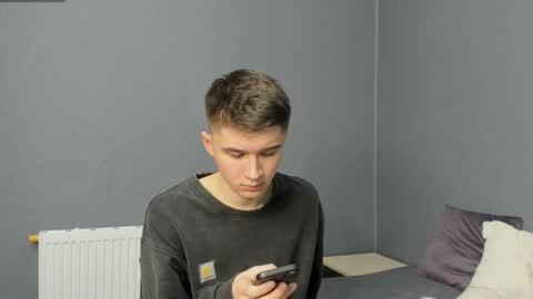 Max online show from November 10, 2025, 3:16 am