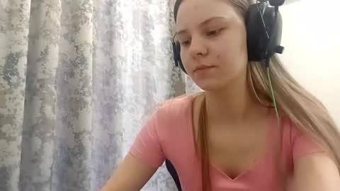 Snapshot of sherrylkeep chatting on December 16, 2025, 6:29 am Lisa online show from December 16, 2025, 6:29 am