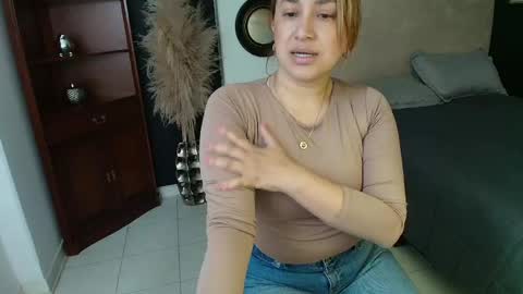 Snapshot of sheryl_jones chatting on May 15, 2026, 1:07 pm sheryl_jones online show from May 15, 2026, 1:07 pm
