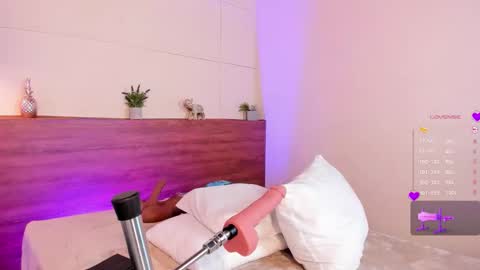 Sheryl Rose  online show from October 10, 2025, 1:37 am