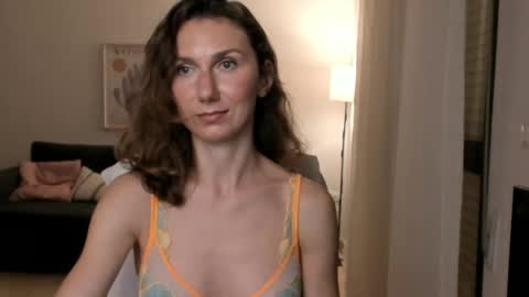 shesleepsnaked online show from March 6, 2025, 9:42 pm