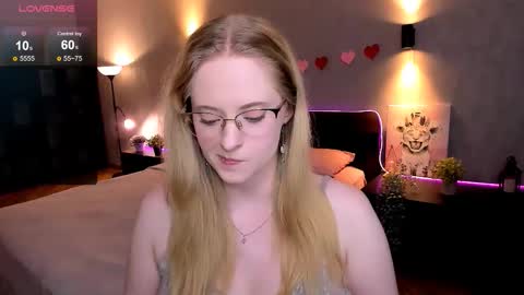 Hello guys my name is Aemilia online show from September 11, 2025, 8:25 am