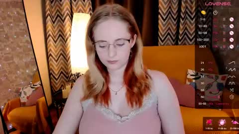 Snapshot of sheslinki chatting on April 21, 2026, 2:26 am Hello guys my name is Aemilia online show from April 21, 2026, 2:26 am