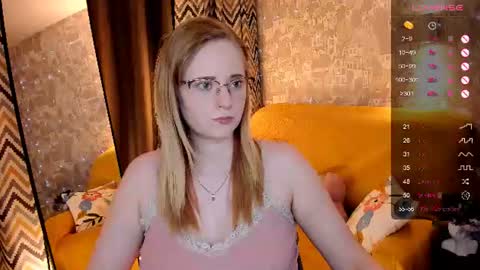Snapshot of sheslinki chatting on June 5, 2026, 8:42 am Hello guys my name is Aemilia online show from June 5, 2026, 8:42 am